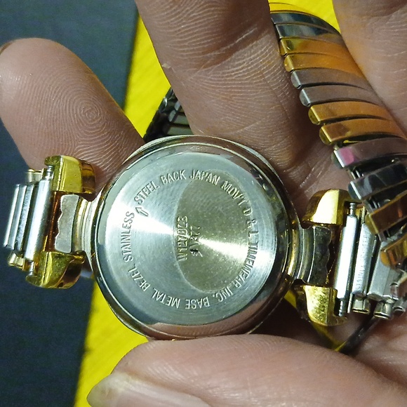 Wrangler moon phase two tone women's wrist watch - Picture 6 of 9